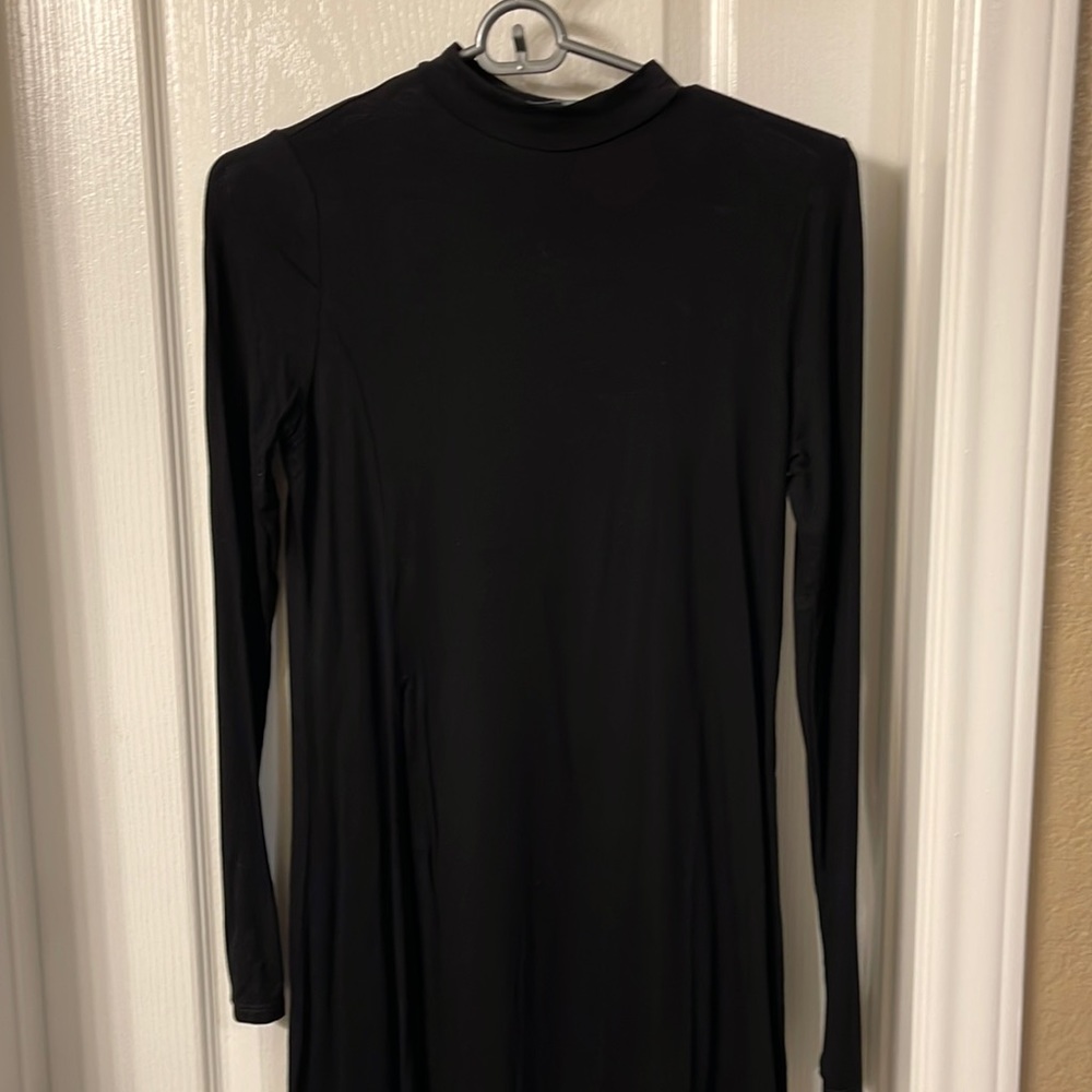 Black mock neck tunic with side slit, Size: Small, Brand: Lulus
